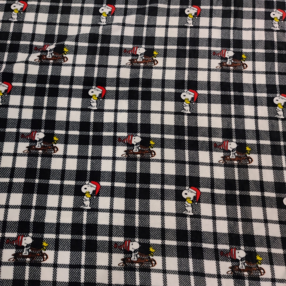 Peanuts 53x 66" Plush Blanket